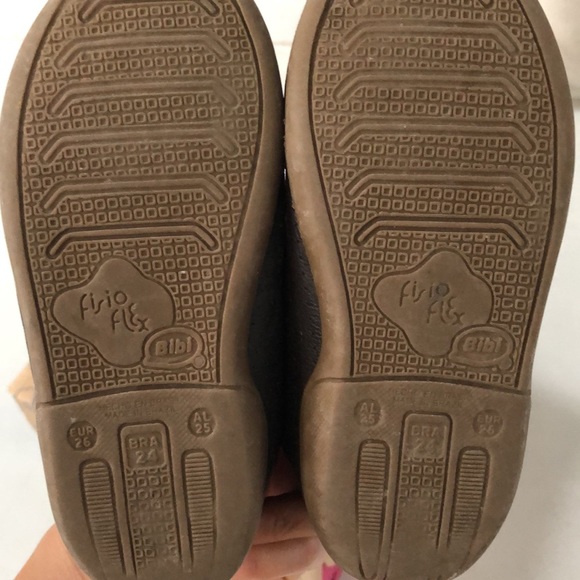 Kid’s shoes - Picture 3 of 4